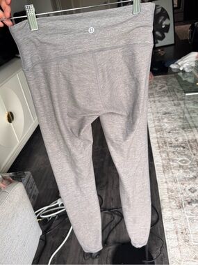 Lululemon Women’s Heather Gray Leggings Size 4